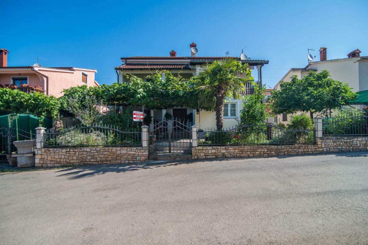 Apartmani Marina Porec Bagian luar foto