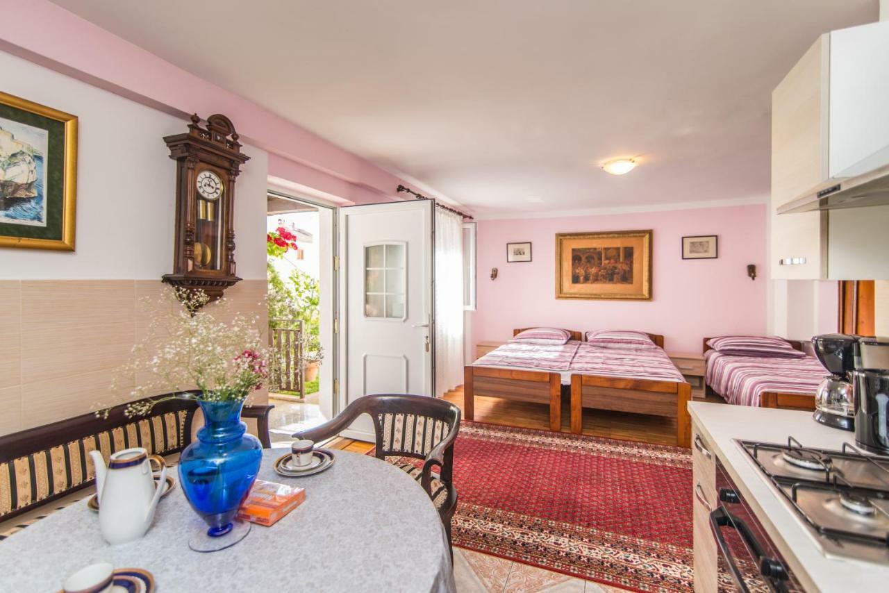 Apartmani Marina Porec Bagian luar foto