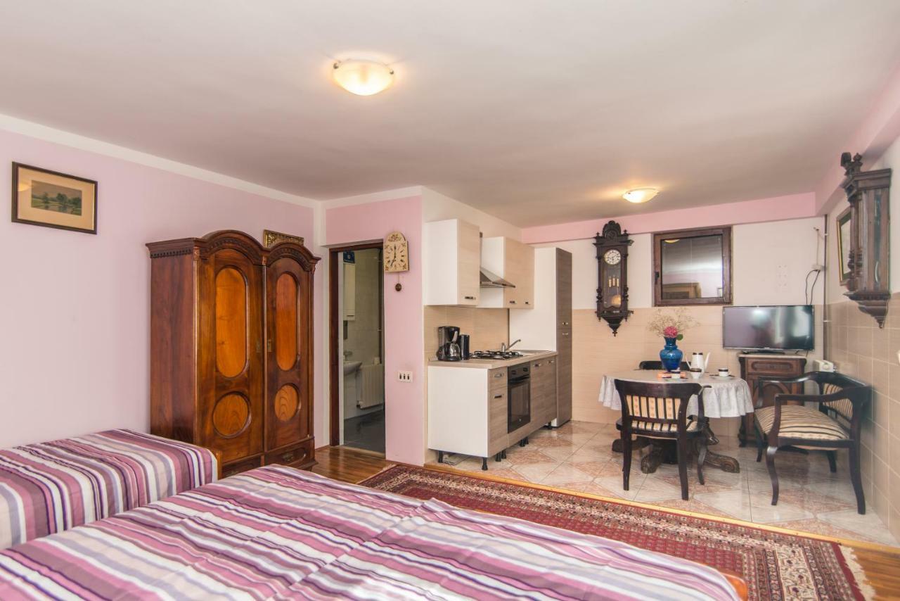 Apartmani Marina Porec Bagian luar foto