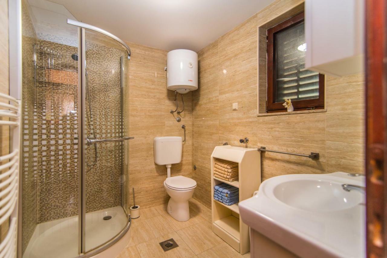 Apartmani Marina Porec Bagian luar foto